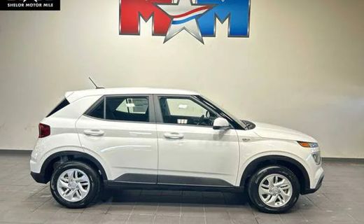 2026 Hyundai Venue SE
