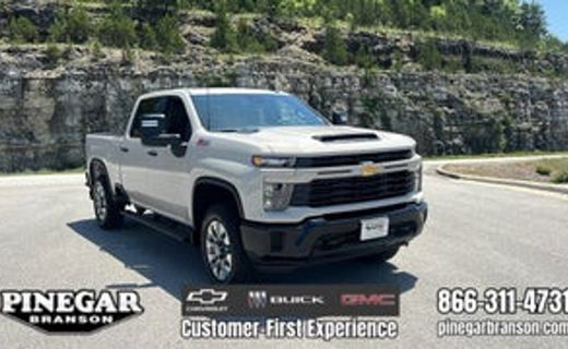 2026 Chevrolet Silverado HD Custom