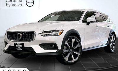 2021 Volvo V60CC Momentum