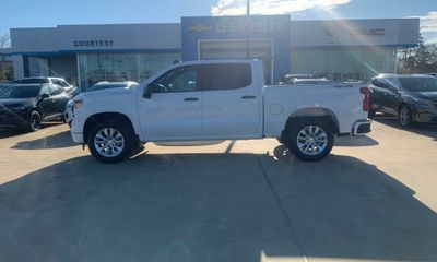 2023 Chevrolet Silverado Custom