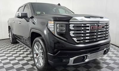 2023 GMC Sierra Denali
