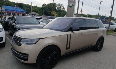 2023 Land Rover Range SE