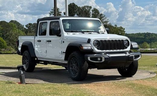 2026 Jeep Gladiator Sport