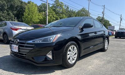 2019 Hyundai Elantra SE
