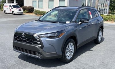 2026 Toyota Corolla Cross LE