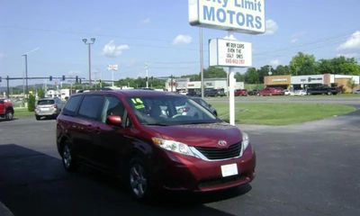 2014 Toyota Sienna LE