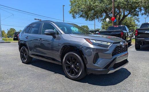 2022 Toyota RAV4 SE