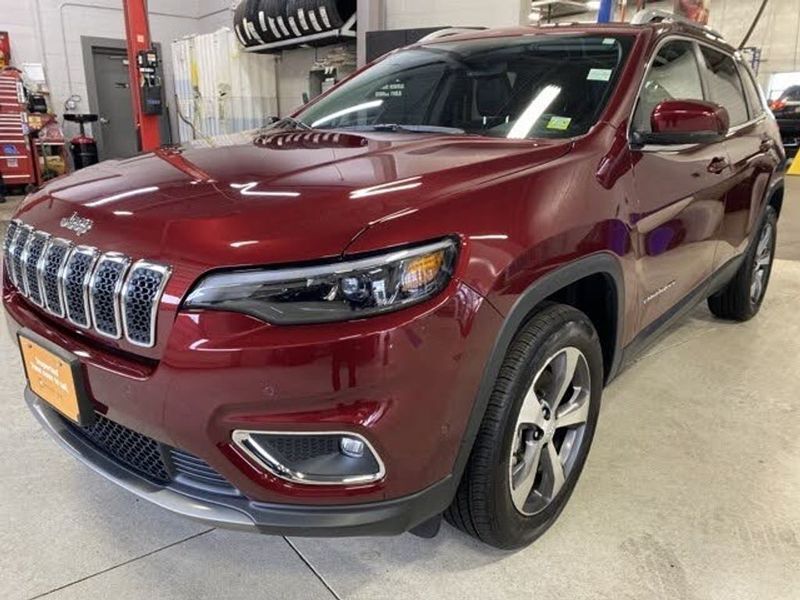 2021 Jeep Cherokee — a typically priced live listing
