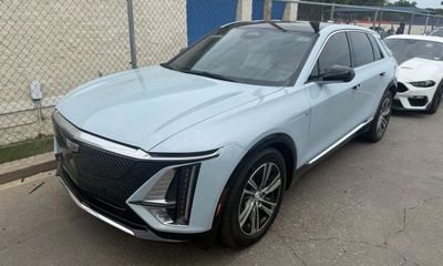 2024 Cadillac Lyriq Luxury 1