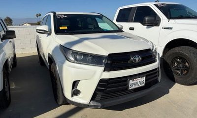 2019 Toyota Highlander SE XLE