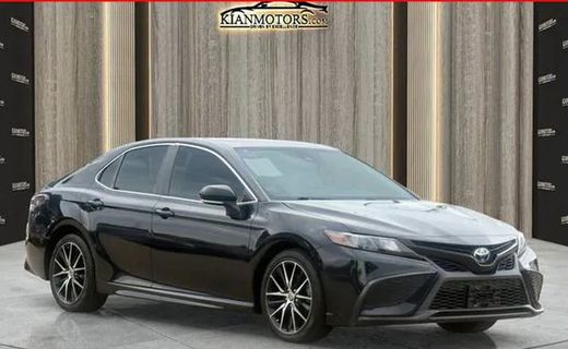 2022 Toyota Camry SE