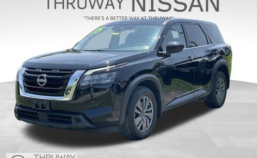 2025 Nissan Pathfinder S