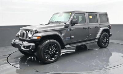 2025 Jeep Wrangler Sahara 4XE