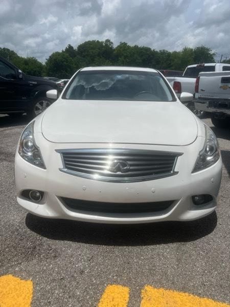 2015 Infiniti Q40 — a typically priced live listing