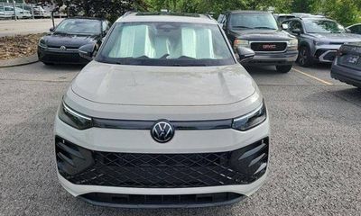 2025 Volkswagen Tiguan 4 Motion SE