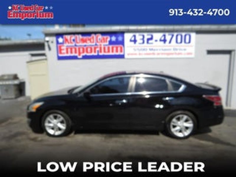 2017 Nissan Altima — a typically priced live listing