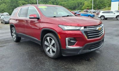 2023 Chevrolet Traverse LT