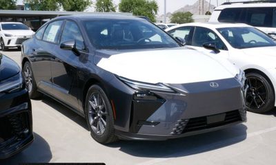2026 Lexus ES 500E Premium
