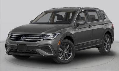 2024 Volkswagen Tiguan SE Black