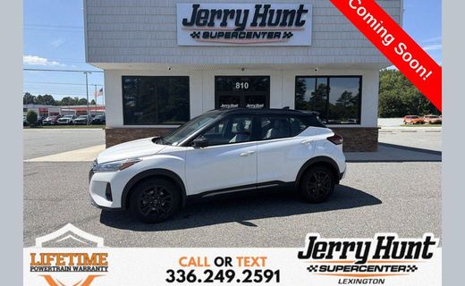 2023 Nissan Kicks SR