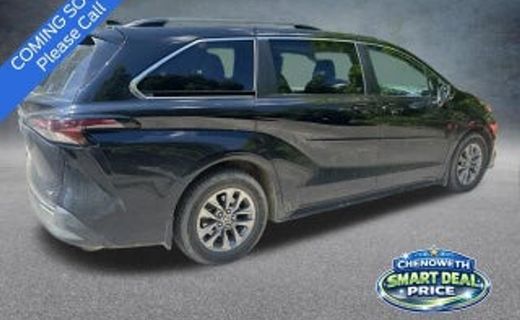 2025 Toyota Sienna LE