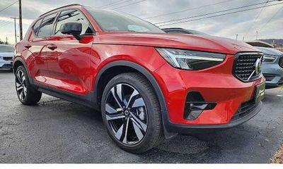 2023 Volvo XC40 Plus Dark