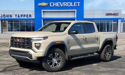 2023 GMC Canyon AT4