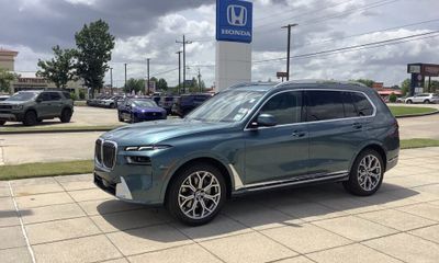 2025 BMW X7 xDrive40i