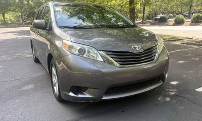 2017 Toyota Sienna LE Mobility