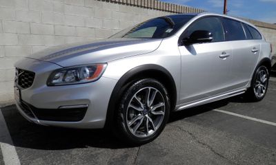 2017 Volvo V60CC Premier