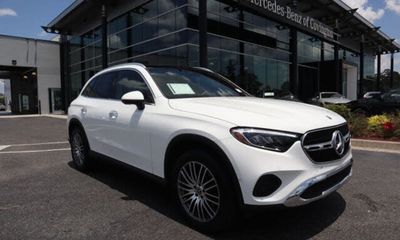 2025 Mercedes-Benz GLC-Class GLC300