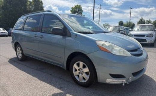 2005 Toyota Sienna LE