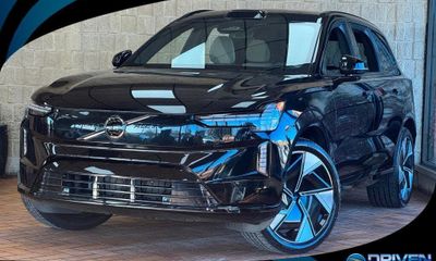 2025 Volvo EX90 Plus