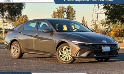 2026 Hyundai Elantra Blue SEL Sport
