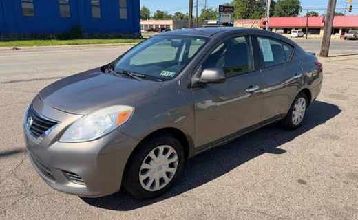 2013 Nissan Versa SV
