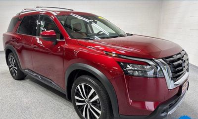 2025 Nissan Pathfinder Platinum