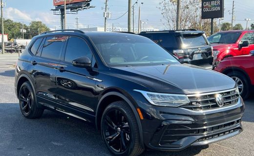 2023 Volkswagen Tiguan 4MOTION SE Black