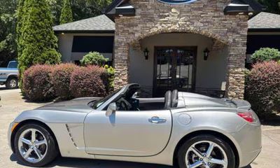 2008 Saturn SKY Base