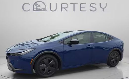 2025 Toyota Prius LE