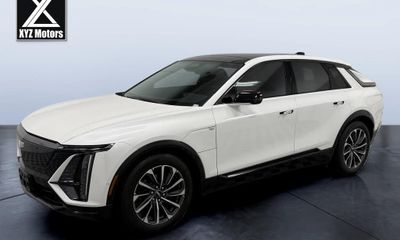 2024 Cadillac Lyriq Sport 2