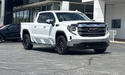2024 GMC Sierra SLT