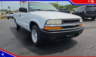 2001 Chevrolet S-10 Pickup Base