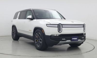 2024 Rivian R1S Adventure