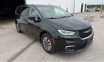 2024 Chrysler Pacifica Select
