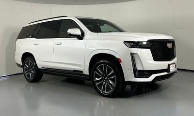 2024 Cadillac Escalade Sport Touring PKG