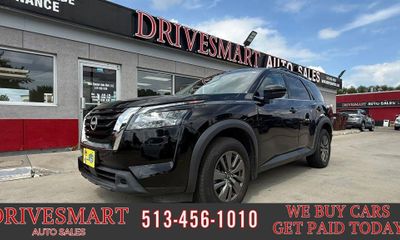 2023 Nissan Pathfinder SV
