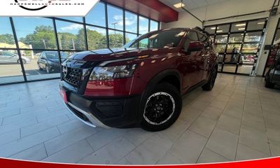 2023 Nissan Pathfinder SV