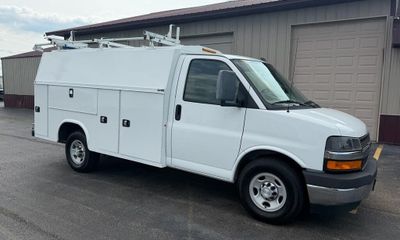 2017 Chevrolet Express 3500 139 Cutaway