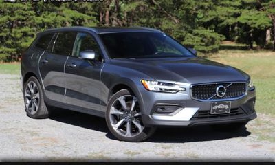 2019 Volvo V60CC Momentum
