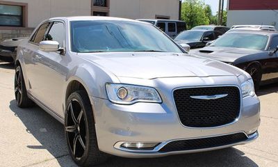 2017 Chrysler 300 Limited